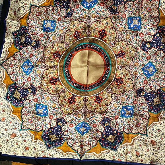 Metropolitan Museum of Art Silk Scarf - Picture 11 of 11